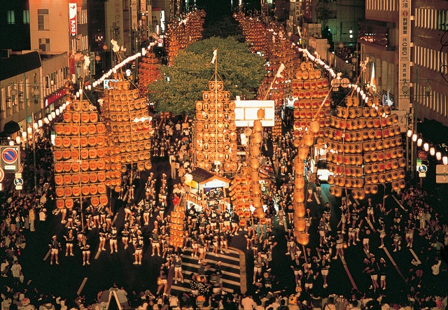 秋田竿灯祭り
