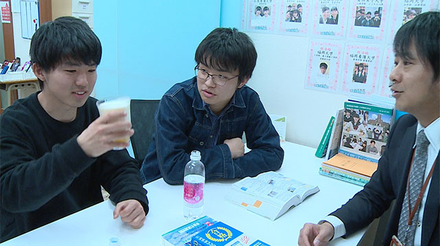 学習塾の生徒たち