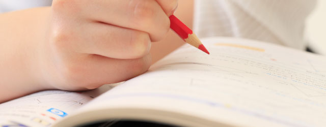 大学受験の数学では、同じ問題集を繰り返し解く勉強法がおすすめ
